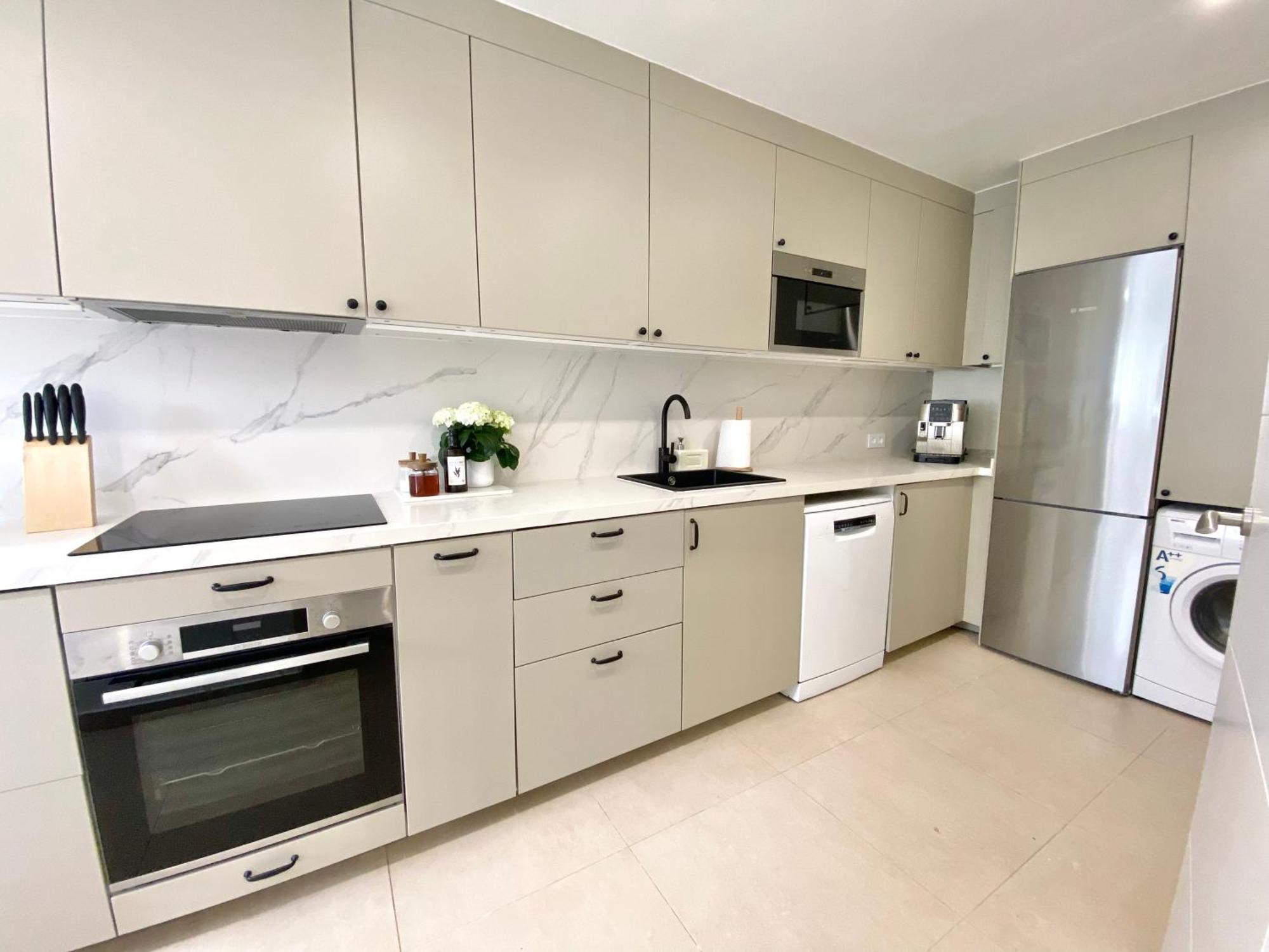 Вилла Townhouse W/Sea View & Garden Эстепона Экстерьер фото